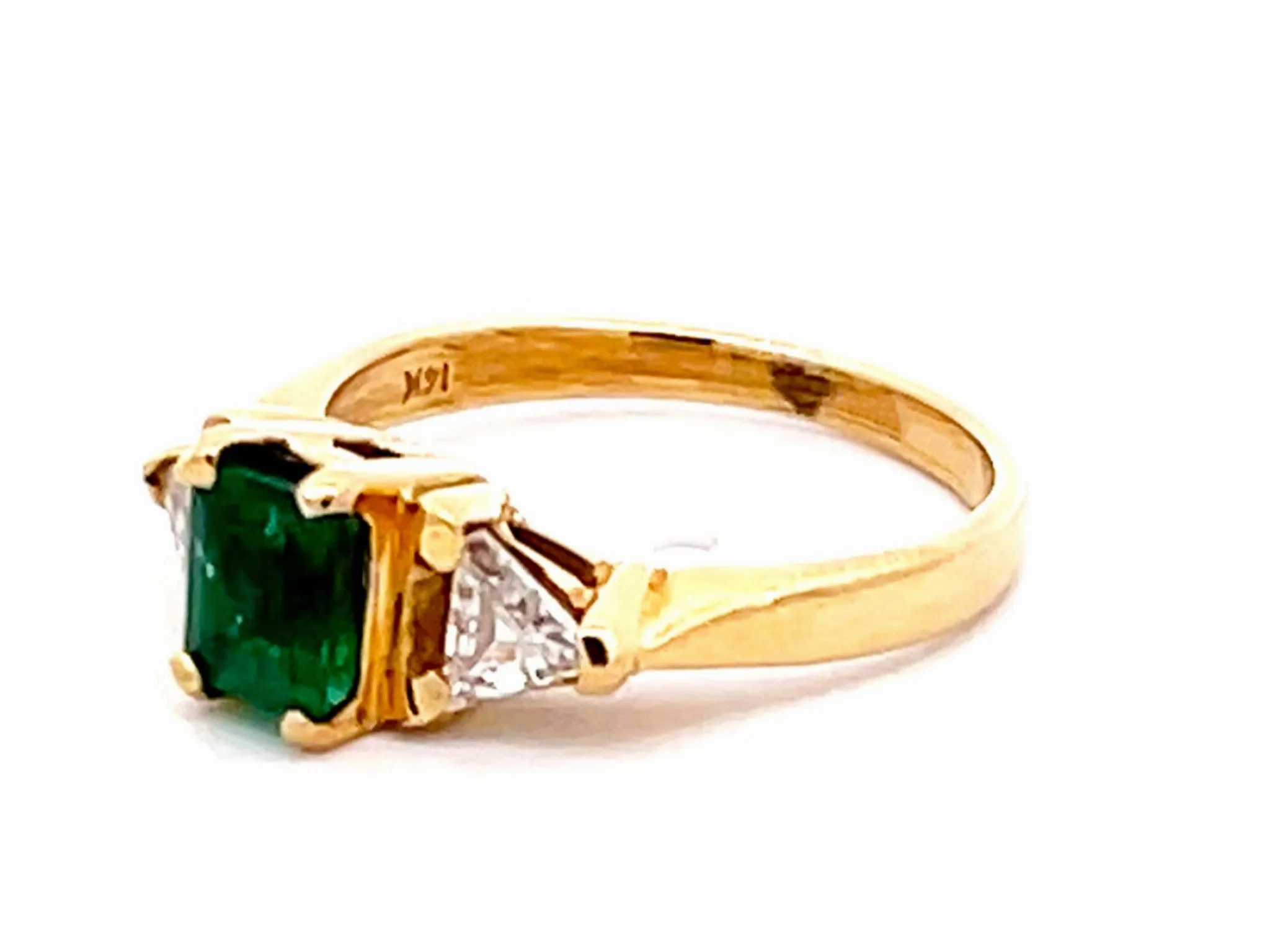 Vintage Green Emerald and Diamond Ring in 14k Yellow Gold