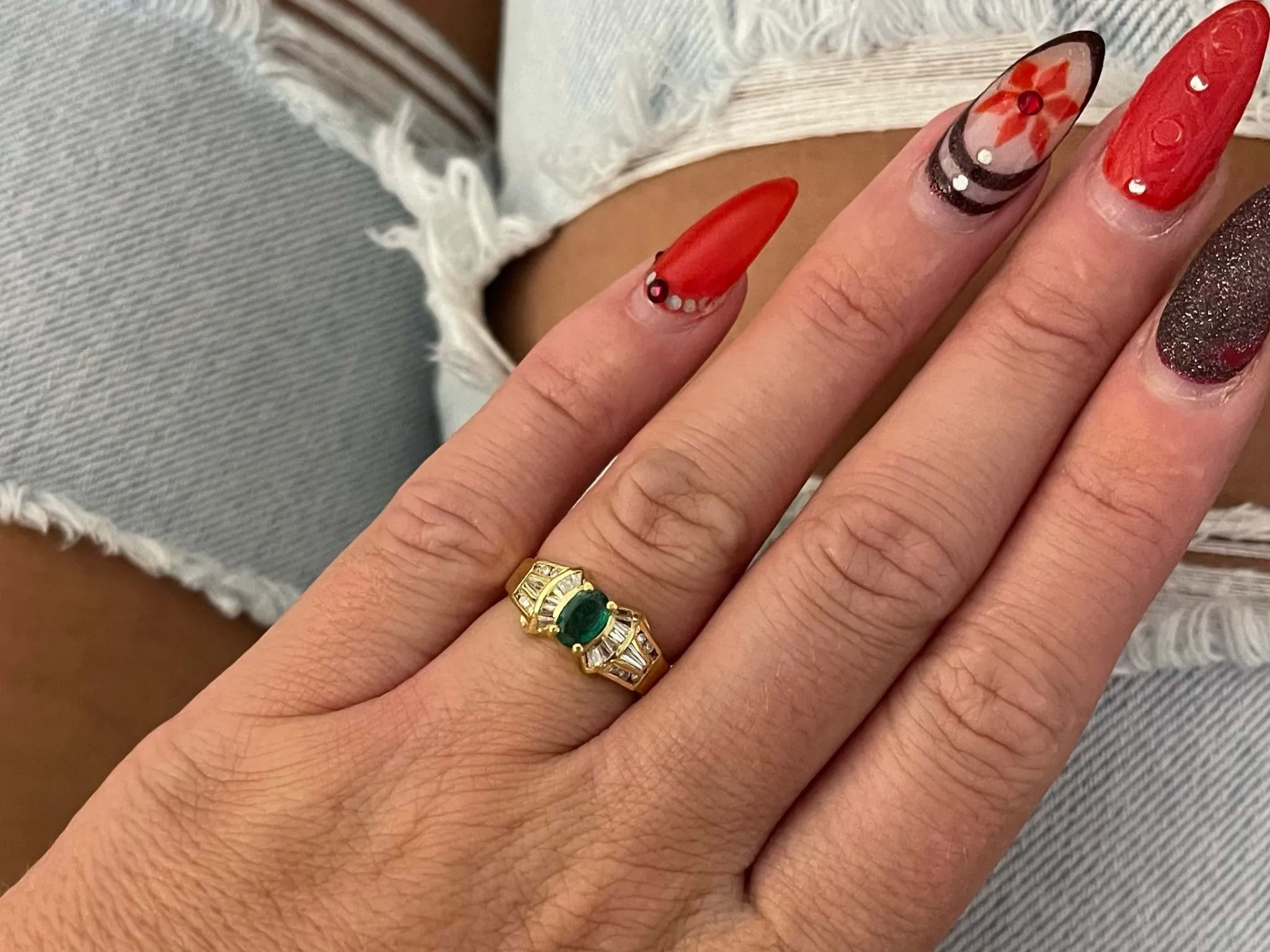 Vintage Green Emerald Diamond Ring in 14k Yellow Gold
