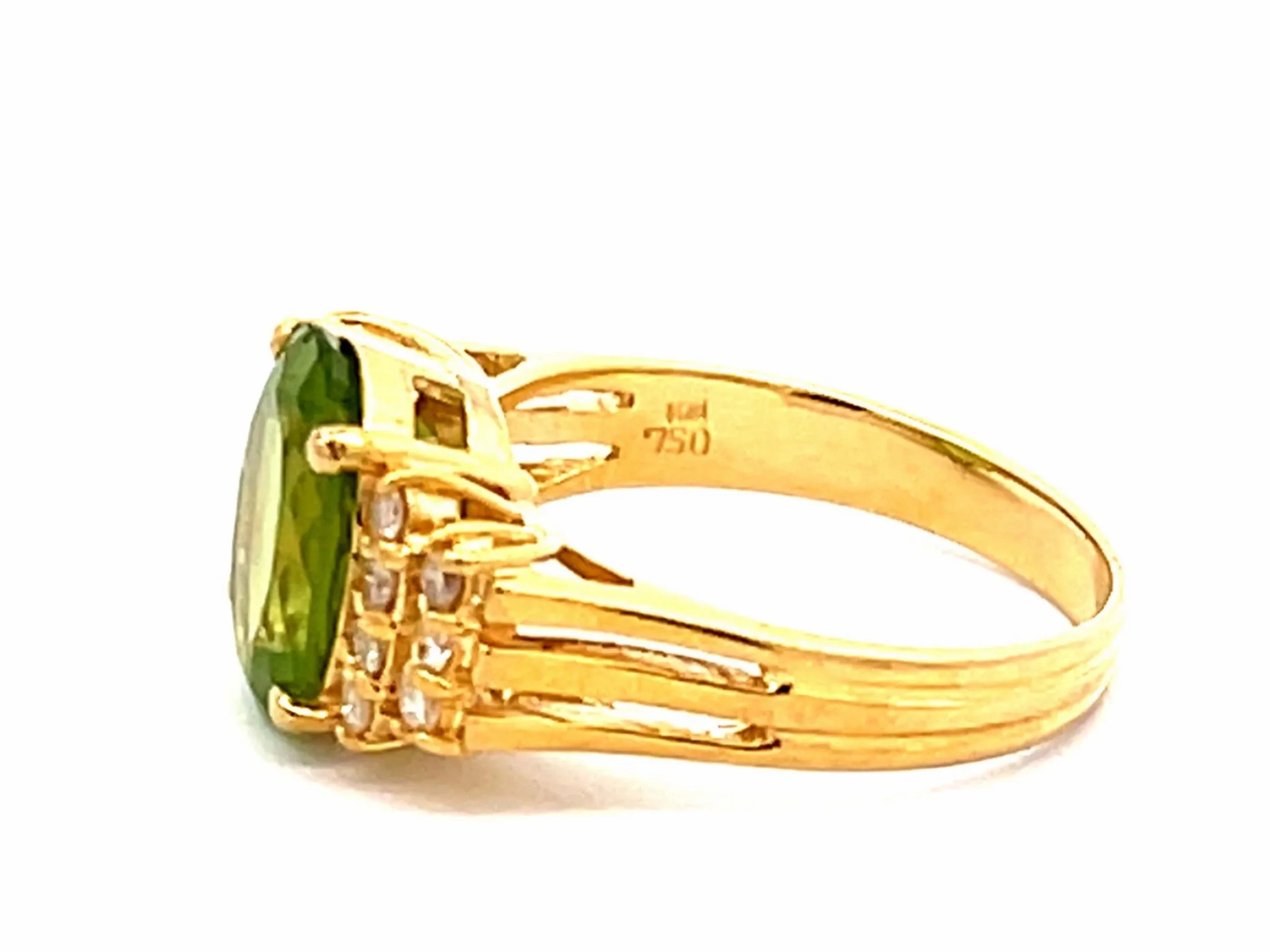Vintage Peridot and Diamond Ring in 18k Yellow Gold