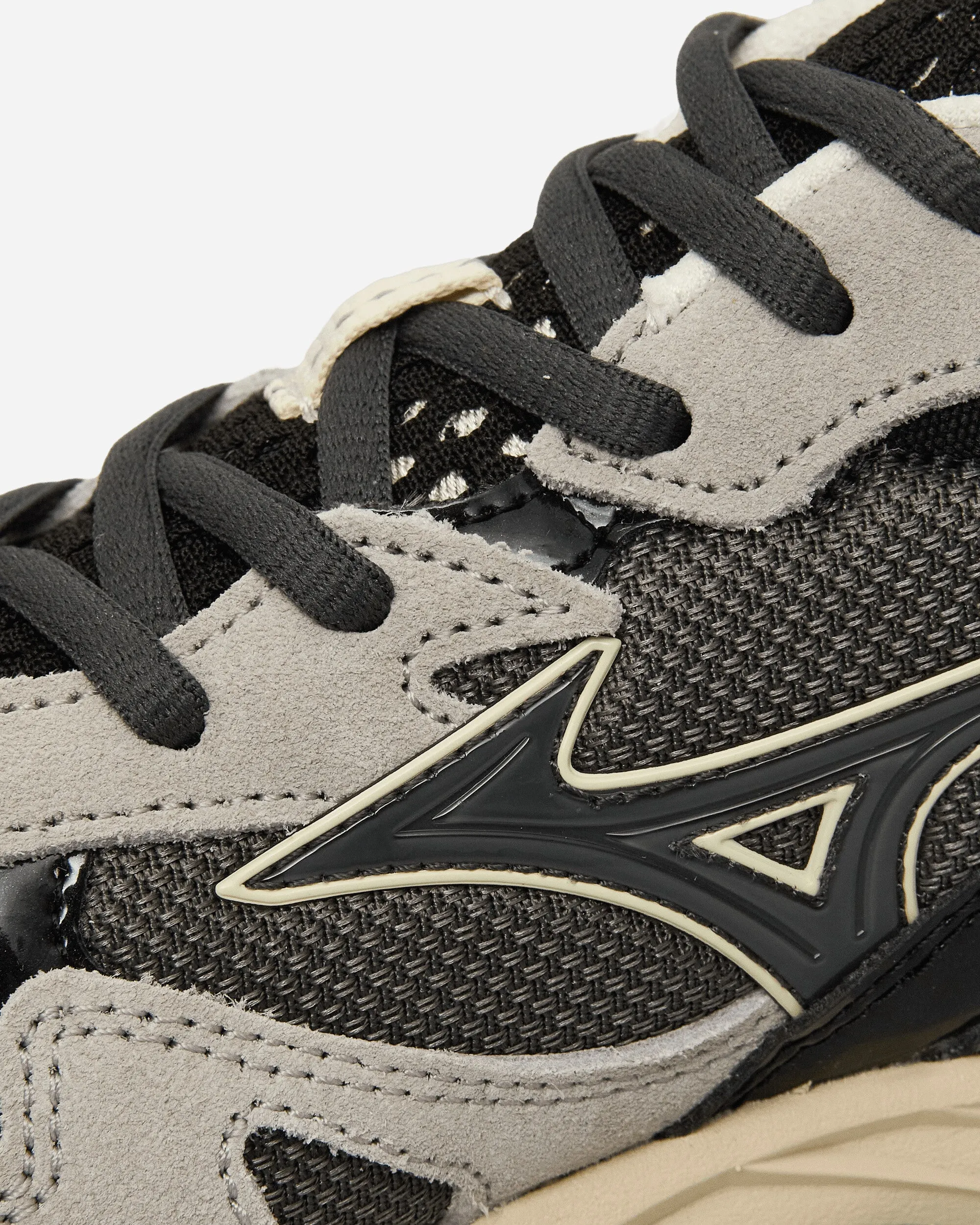Wave Rider 10 Gashadokuro Sneakers Magnet / Magnet / Grau