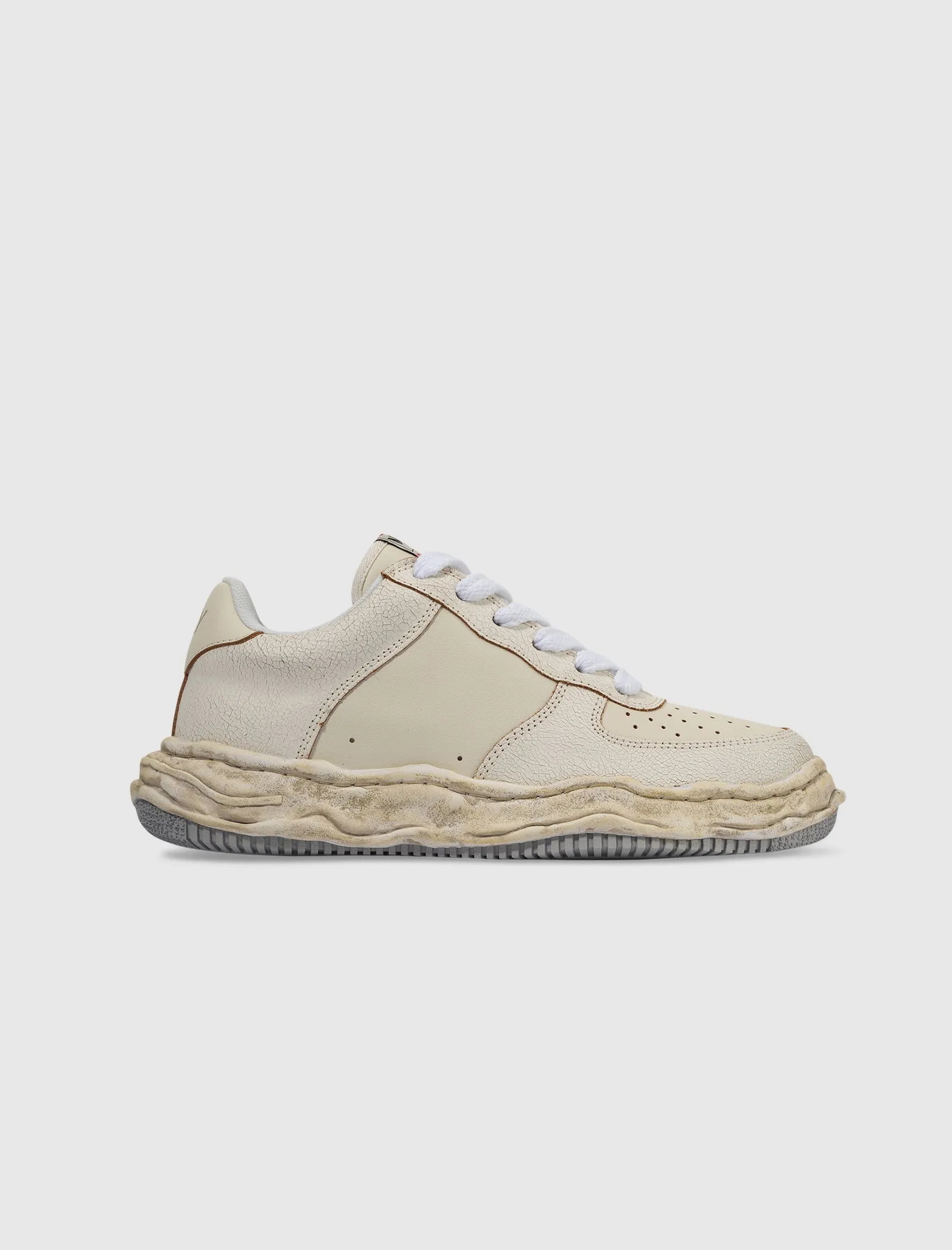 WAYNE LOW TOP SNEAKER AUS GECRACKTEM LEDER 