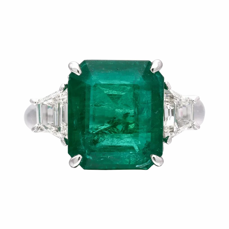 White Gold, Emerald and Diamond Ring