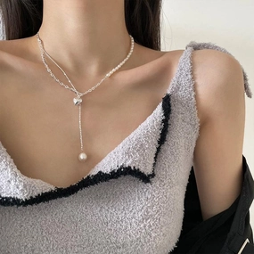 Women's Fashion Asymmetric Pearl Pendant Necklace 