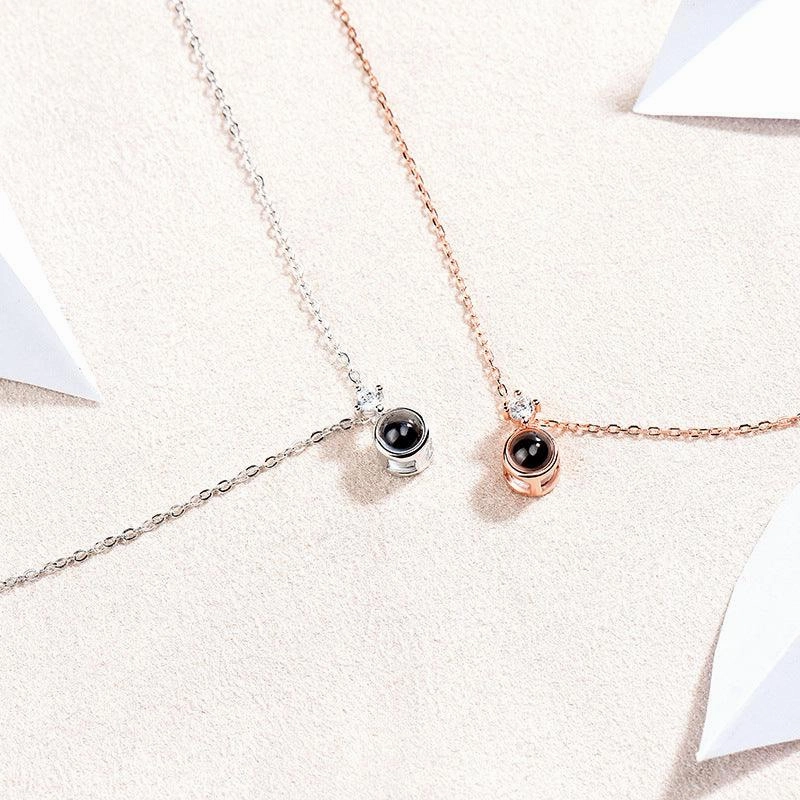Women's Fashion Minimalist Picture Projection Collarbone Chain