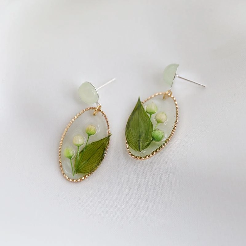 Women's Fashion Oval Picture Frame Earrings