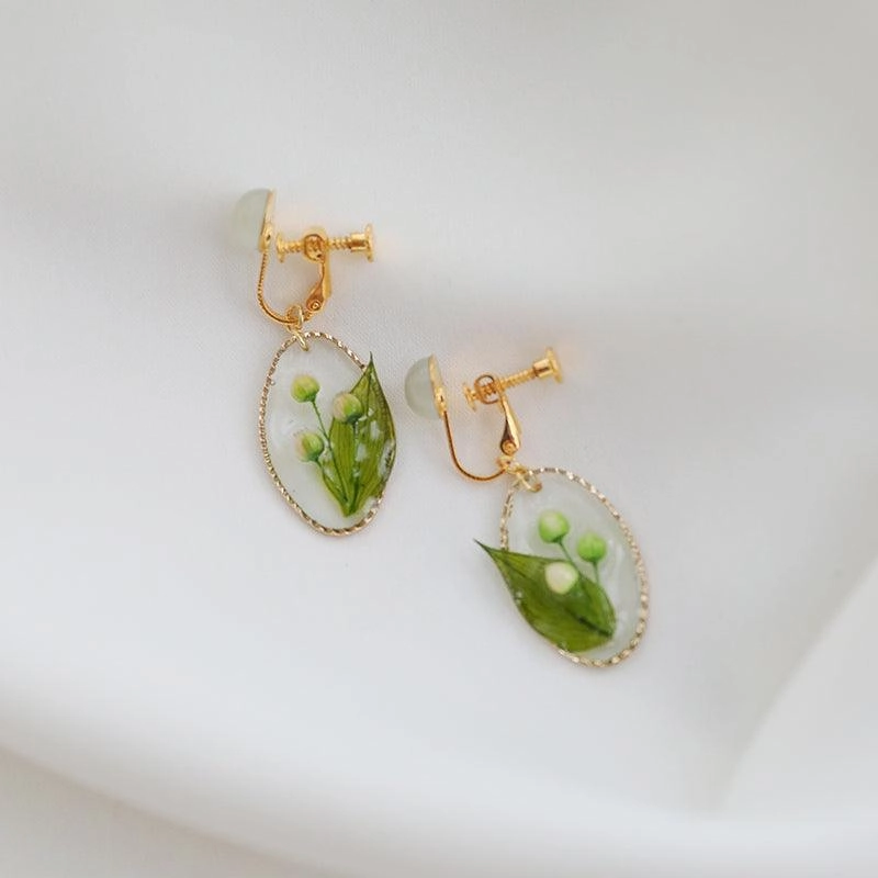 Women's Fashion Oval Picture Frame Earrings