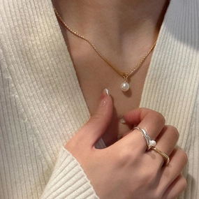 Women's Fashion Personality Pearl Necklace Simple 