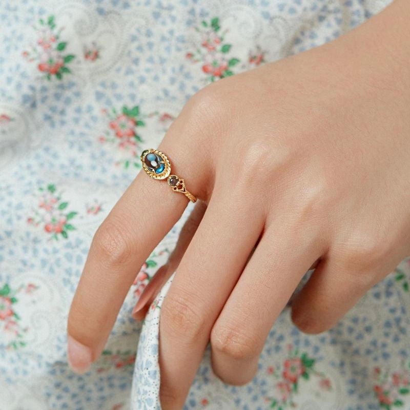 Women's Fashion Personality Vintage Topaz Ring