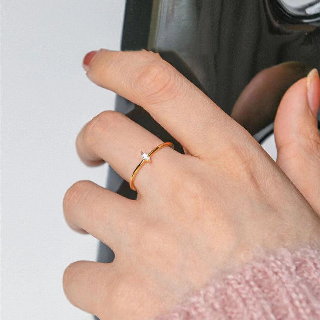 Women's Fashion Simple Sterling Silver Ring