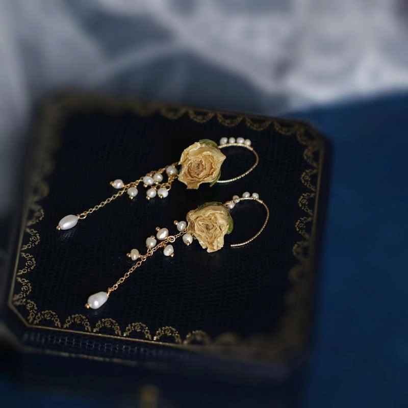 Women's Fashion Vintage Rose Earrings