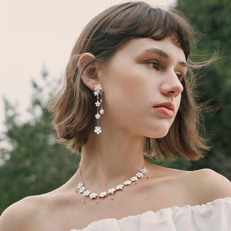 Women's Light Luxury Niche White Flower Necklace