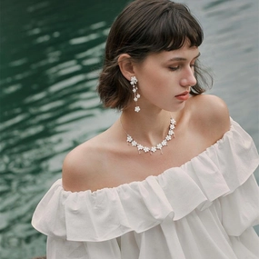 Women's Light Luxury Niche White Flower Necklace 