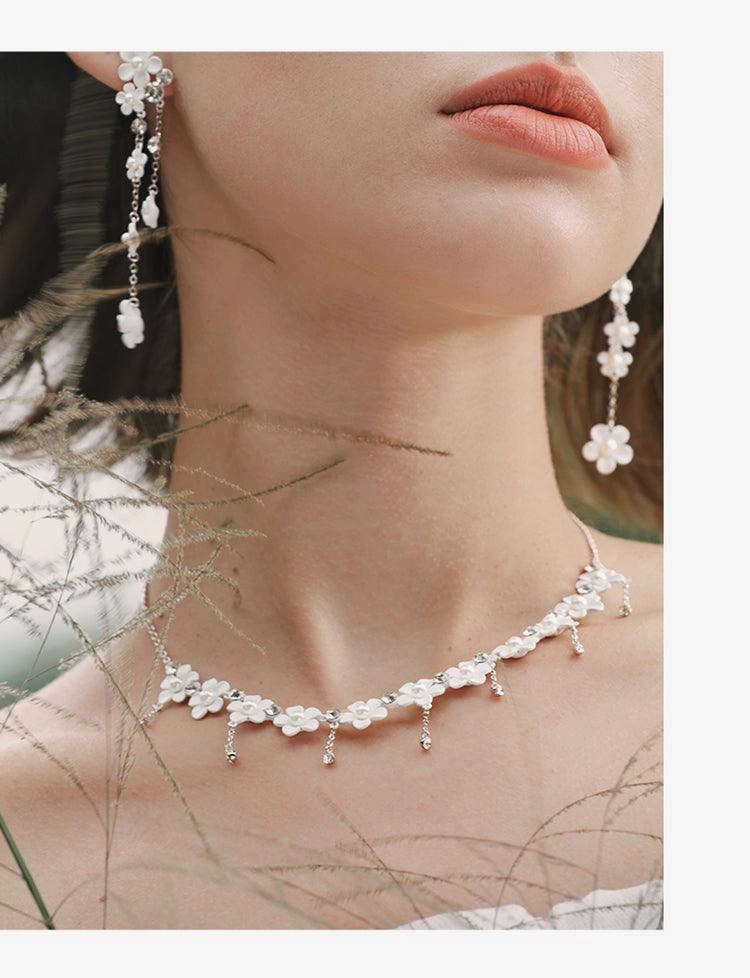 Women's Light Luxury Niche White Flower Necklace