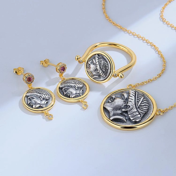 Women's Simple And Luxury Necklace Ornament