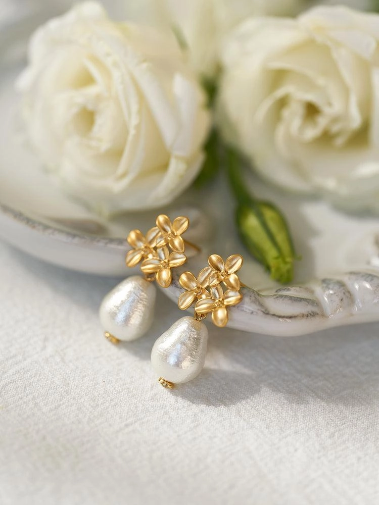 Women's Three Small Flower Earrings