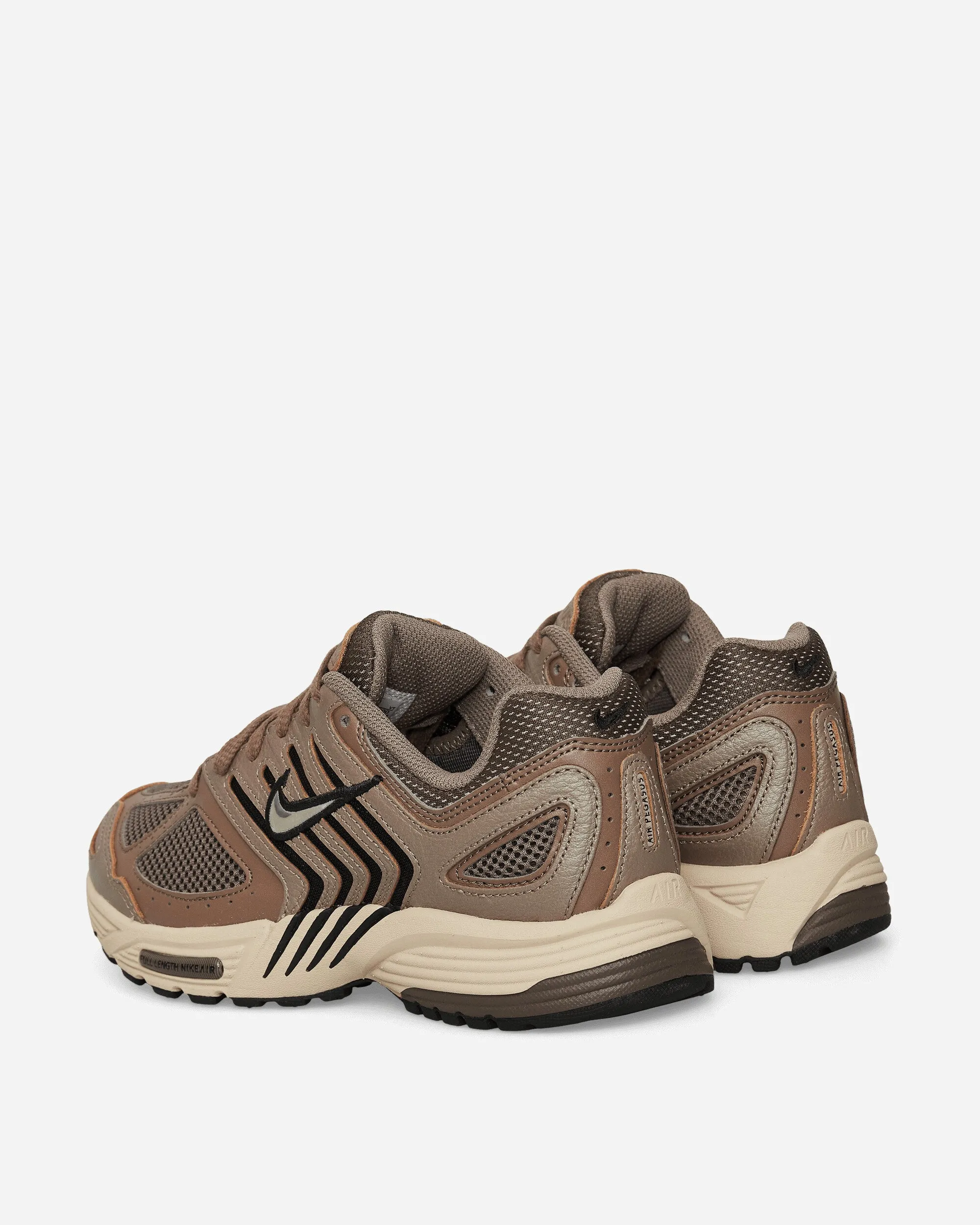 Nike Air Pegasus 2005 COR Sneakers in Minkbraun / Eisenstein