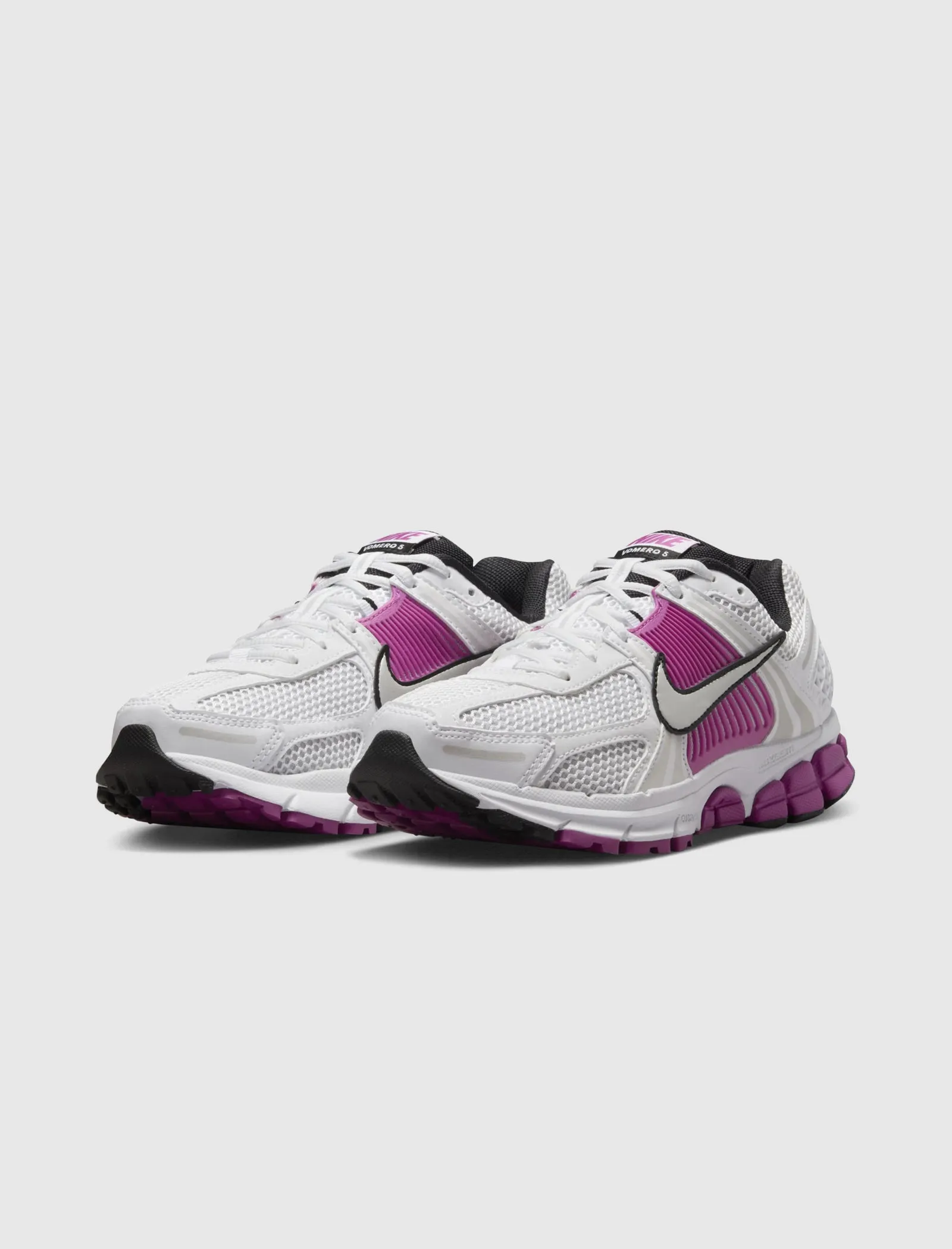 NIKE ZOOM VOMERO 5 FÜR DAMEN 