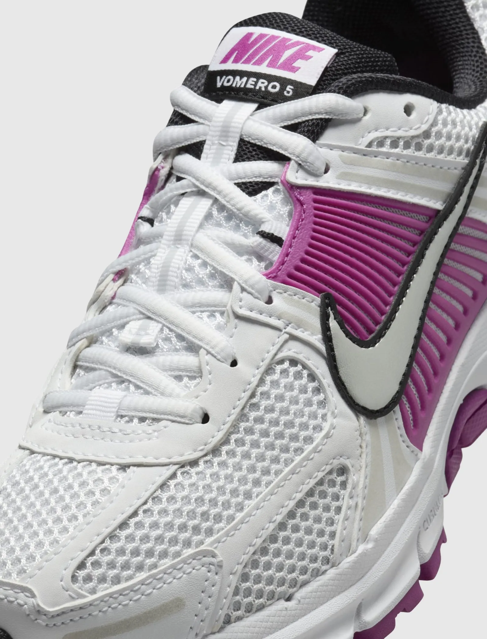 NIKE ZOOM VOMERO 5 FÜR DAMEN 