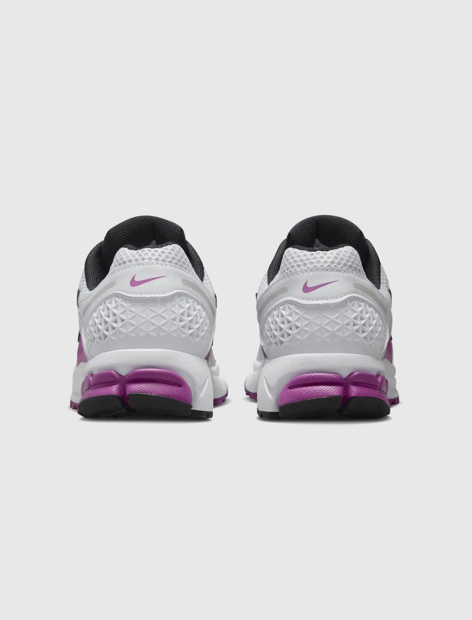 NIKE ZOOM VOMERO 5 FÜR DAMEN 