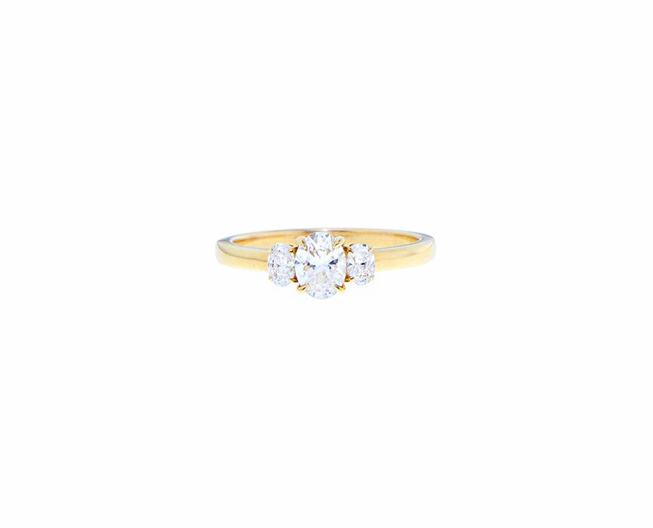 Yellow gold ring with 3 oval diamonds hand-chain-bracelet  